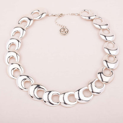 Trifari-silberfarbenes-Collier-ovale-Metallelemente-90s