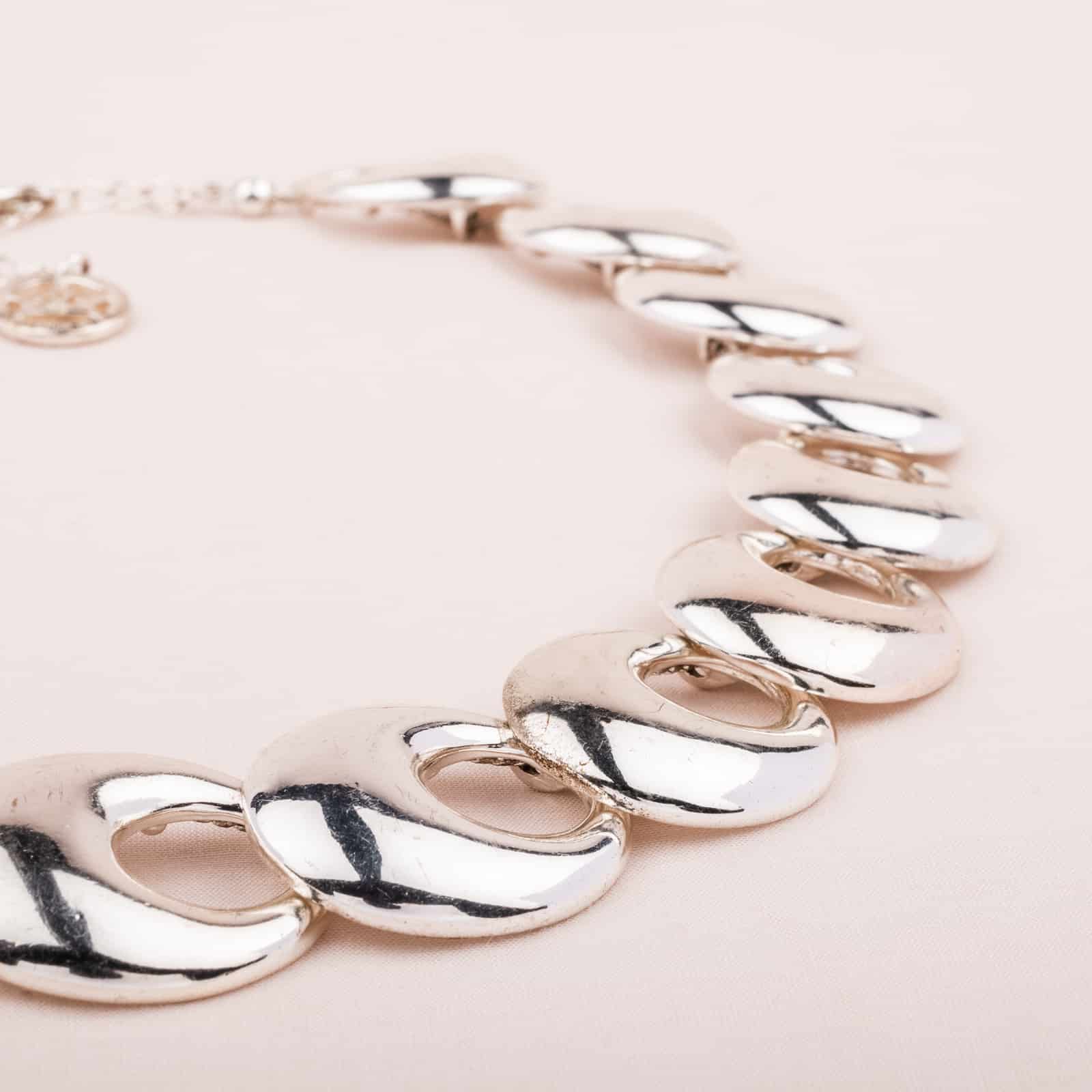 Trifari-silberfarbenes-Collier-ovale-Metallelemente-90s