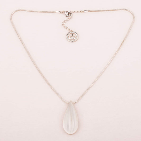 Trifari-Kette-silberfarben-Metalltropfen-Anhänger