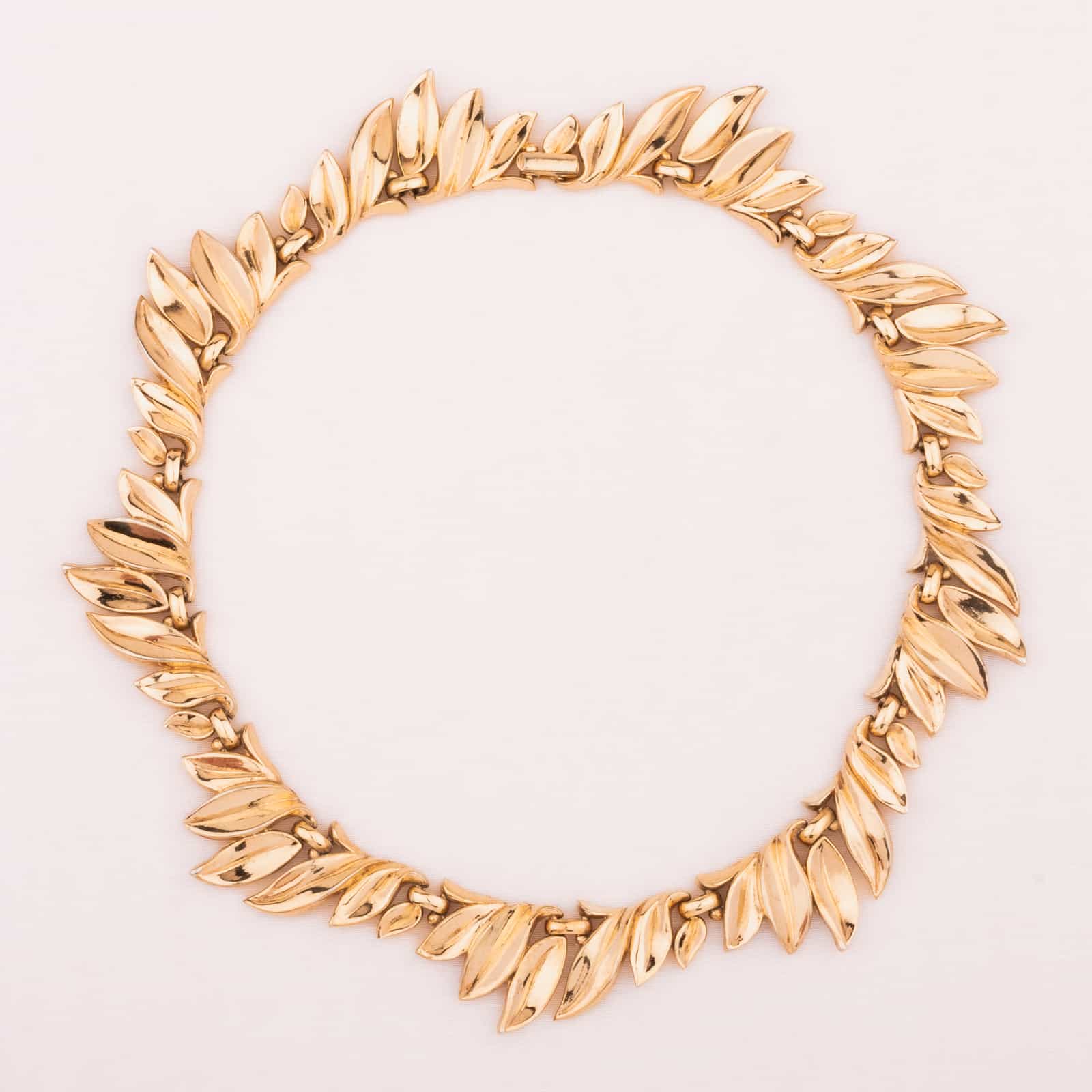 Trifari-Halskette-vergoldetes-Blätter-Collier