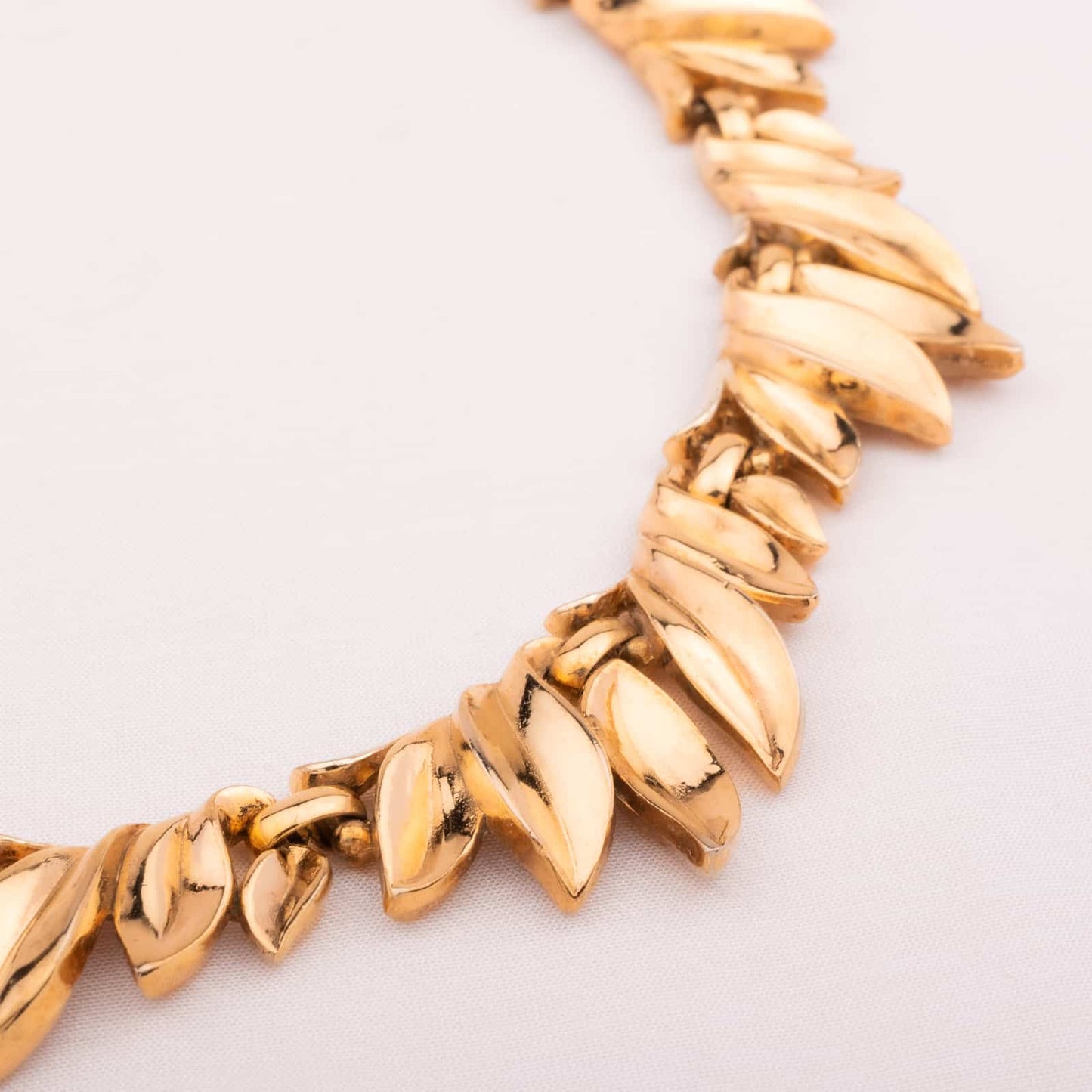 Trifari-Halskette-vergoldetes-Blätter-Collier