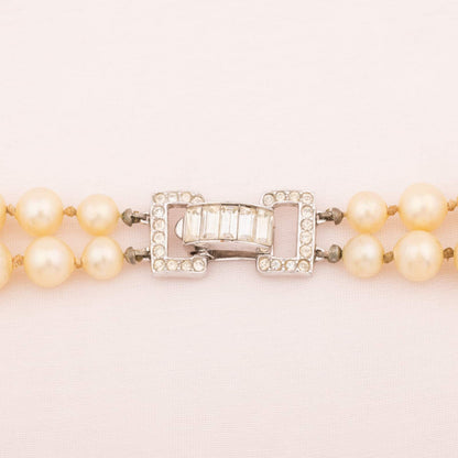 Trifari-Perlenkette-zweireihig-mit-Strass-Verschluss-40s-50s