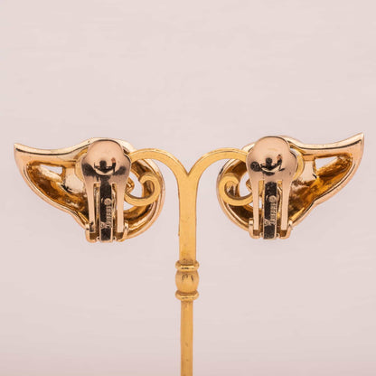 Trifari-Ohrclips-goldglänzend-Paisley-Form-Rückseiten