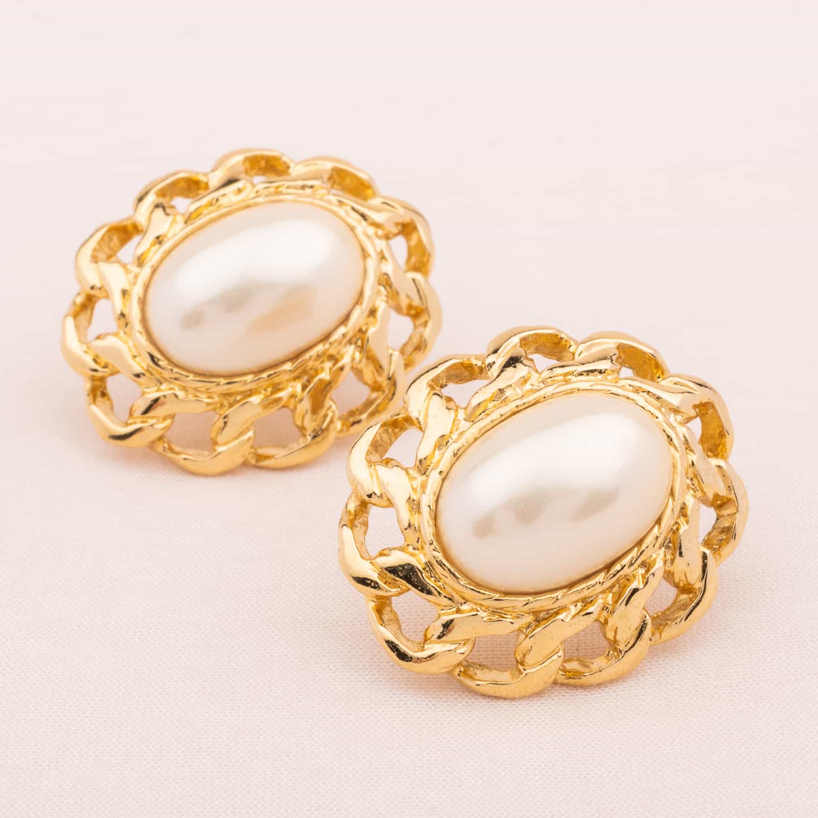 Trifari pearl earrings on sale