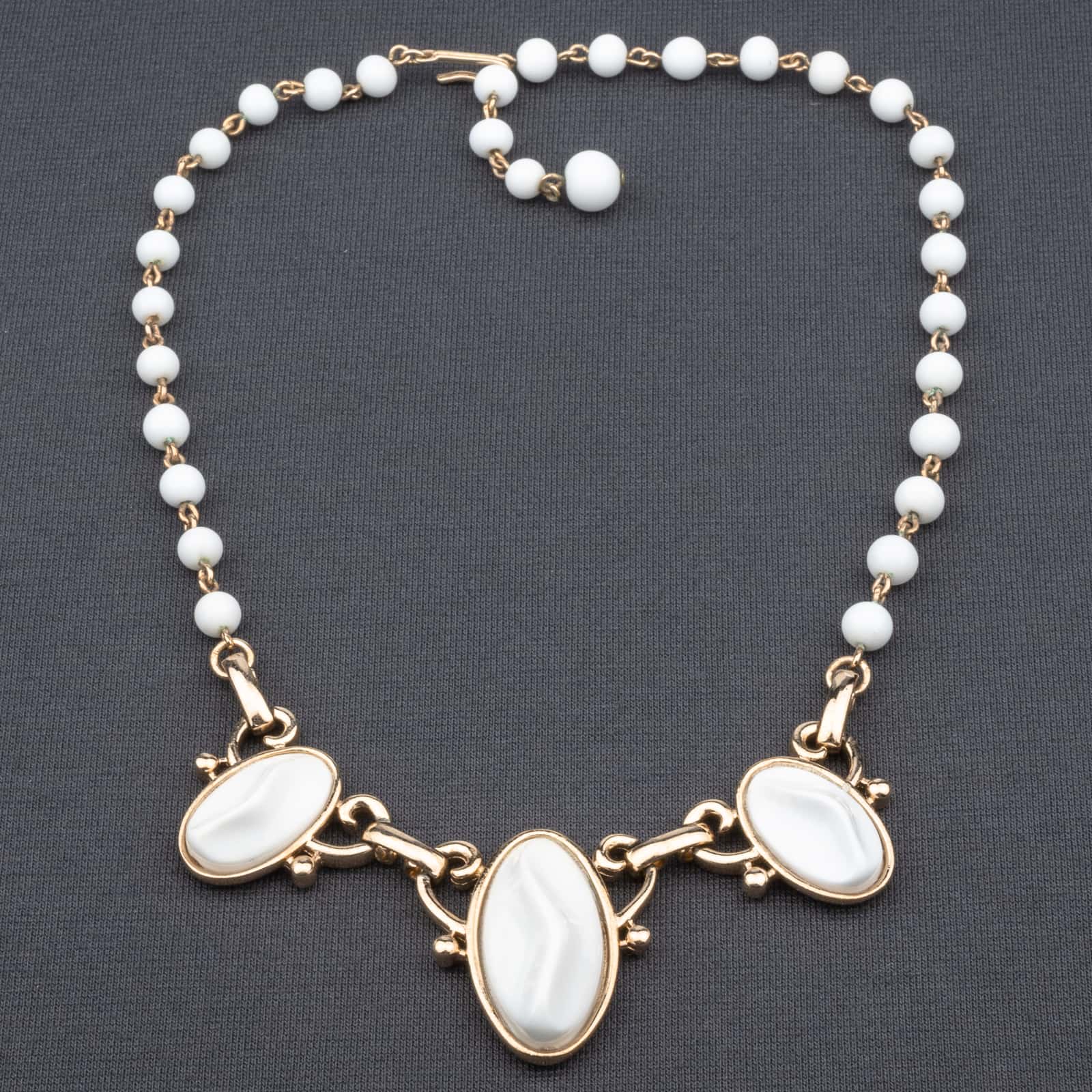 Weiße-Vintage-Halskette-Perlen-50s