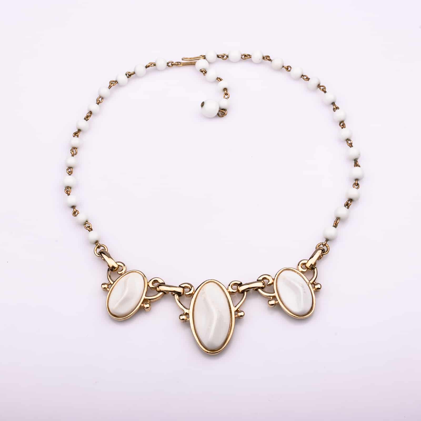 Weiße-Vintage-Halskette-Perlen-50s