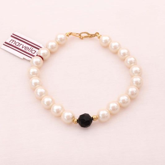 Marvella-Perlenarmband-mit-einer-schwarzen-Perle