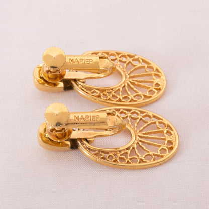 Napier-vergoldete-Ohrclips-durchbrochene-Türklopfer-Rückseiten-Signatur