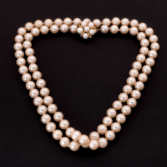 Lange-Vintage-Perlenkette-mit-Perlen-Verschluss
