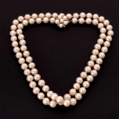 Long vintage pearl necklace