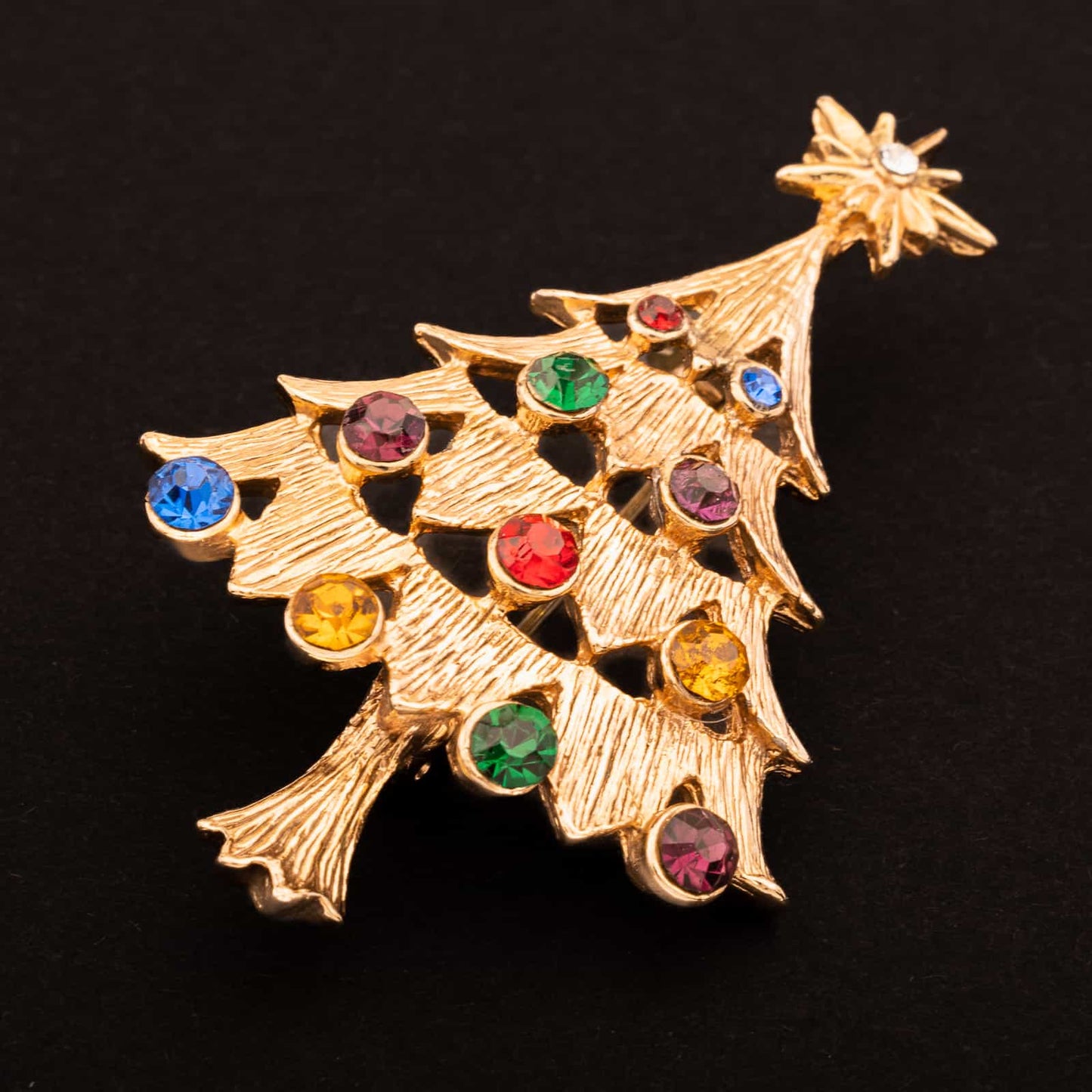 Vintage-Weihnachtsbaum-Brosche-mit-buntam-Strass