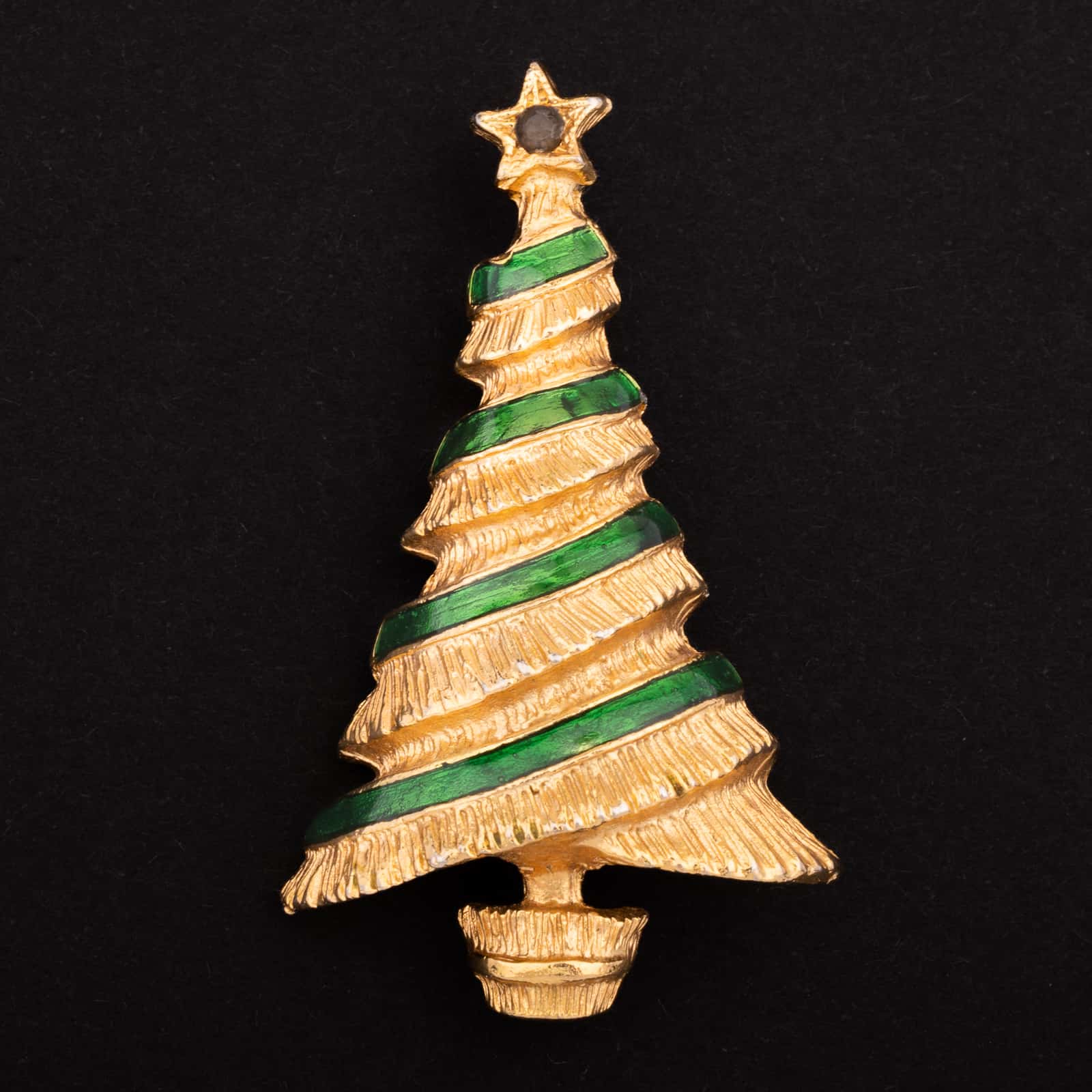 Weihnachtsbaum-Brosche-goldfarben-grün-emailliert