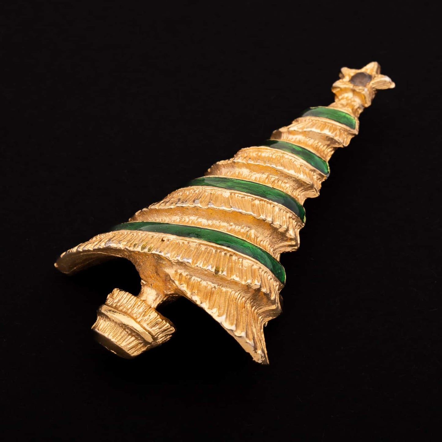 Weihnachtsbaum-Brosche-goldfarben-grün-emailliert