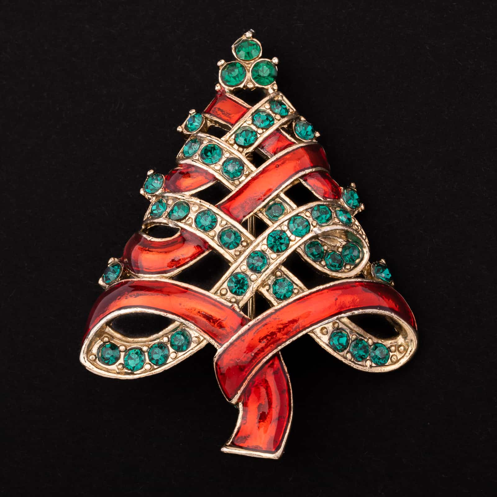 Weihnachtsbaum-Brosche-rote-Emaille-und-grüne-Strasssteine