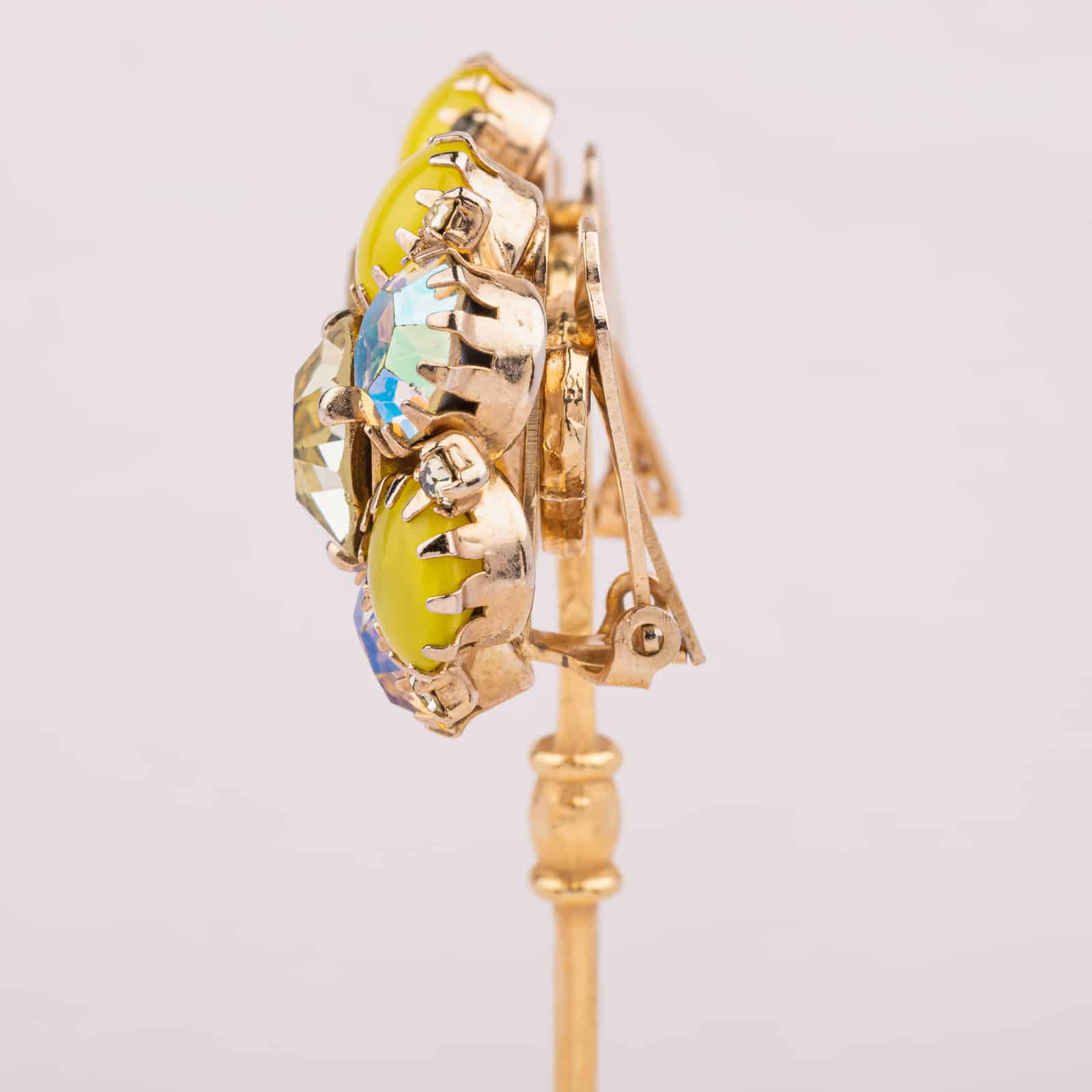Warner-gelbe-Strass-Ohrclips-Seitenansicht